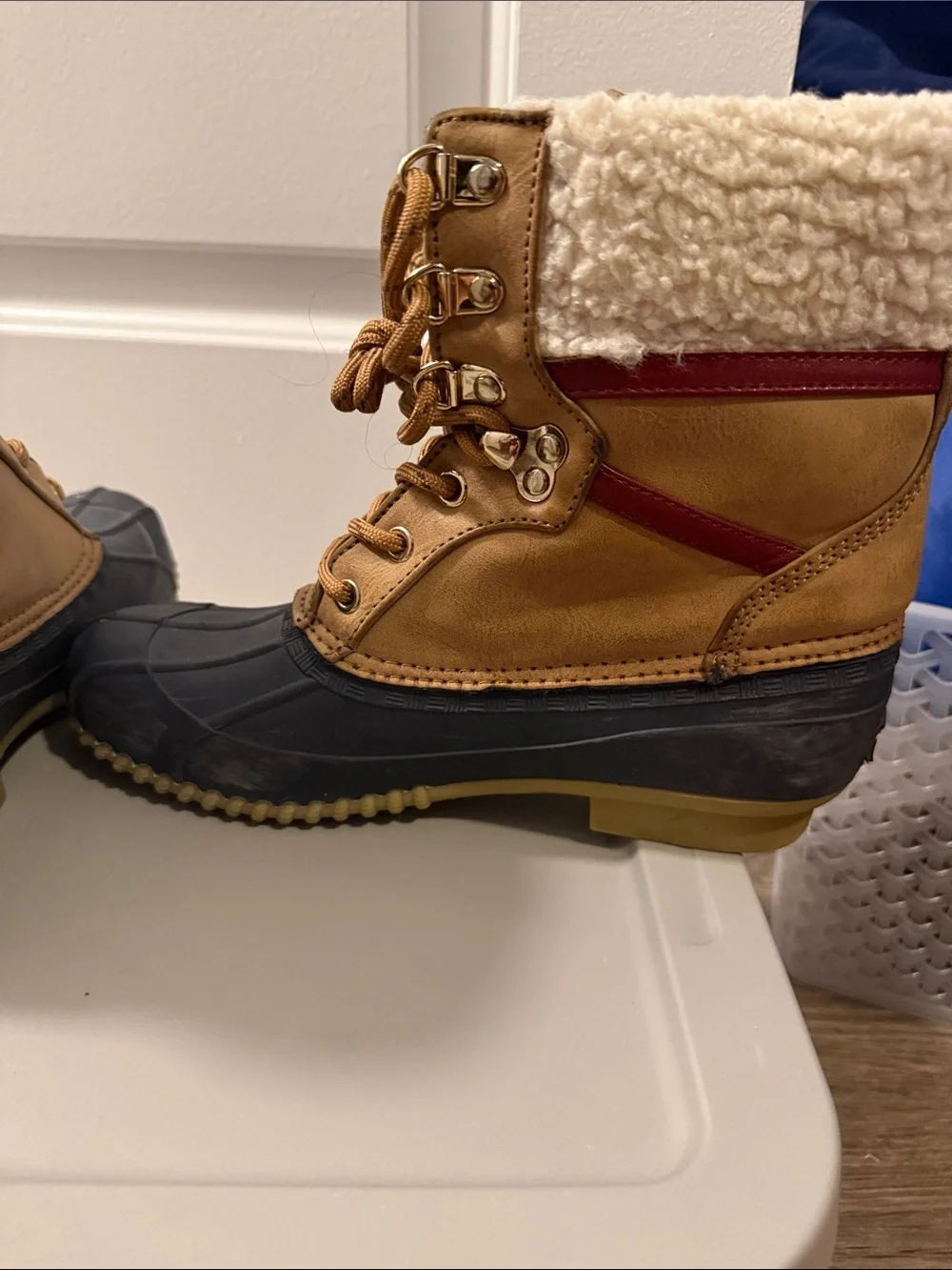 Tommy Hilfiger Tan & Navy Sherpa-Lined Duck Boots